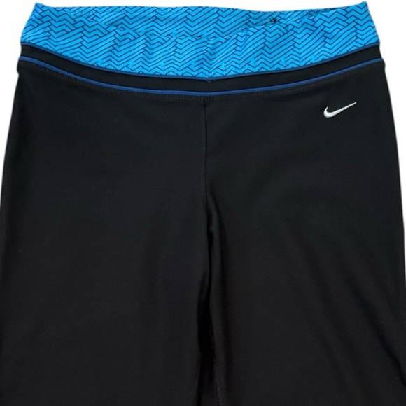 Nike Women’s Fit Dry Capri Cropped Leggings with Blue Patterned Waist Size Small - Picture 2 of 8